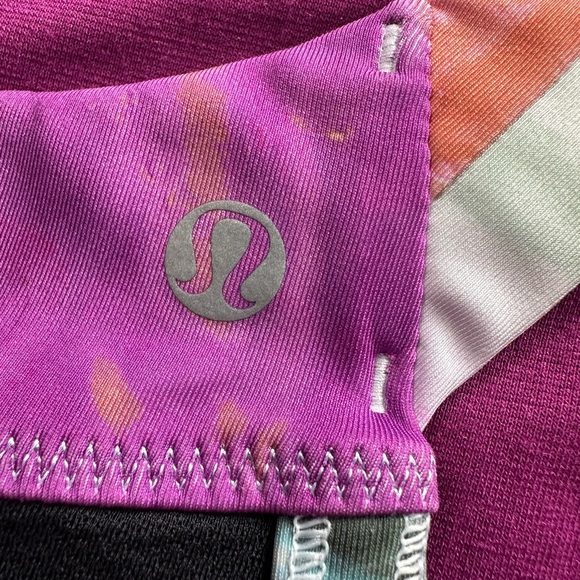 Lululemon Run: Stuff Your Bra II Size 6
Pigment Wave Multi / Black - Picture 6 of 8